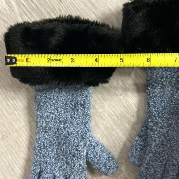 Nordstrom 3 piece wool cashmere blend boucle faux fur scarf hat and gloves - Picture 8 of 13